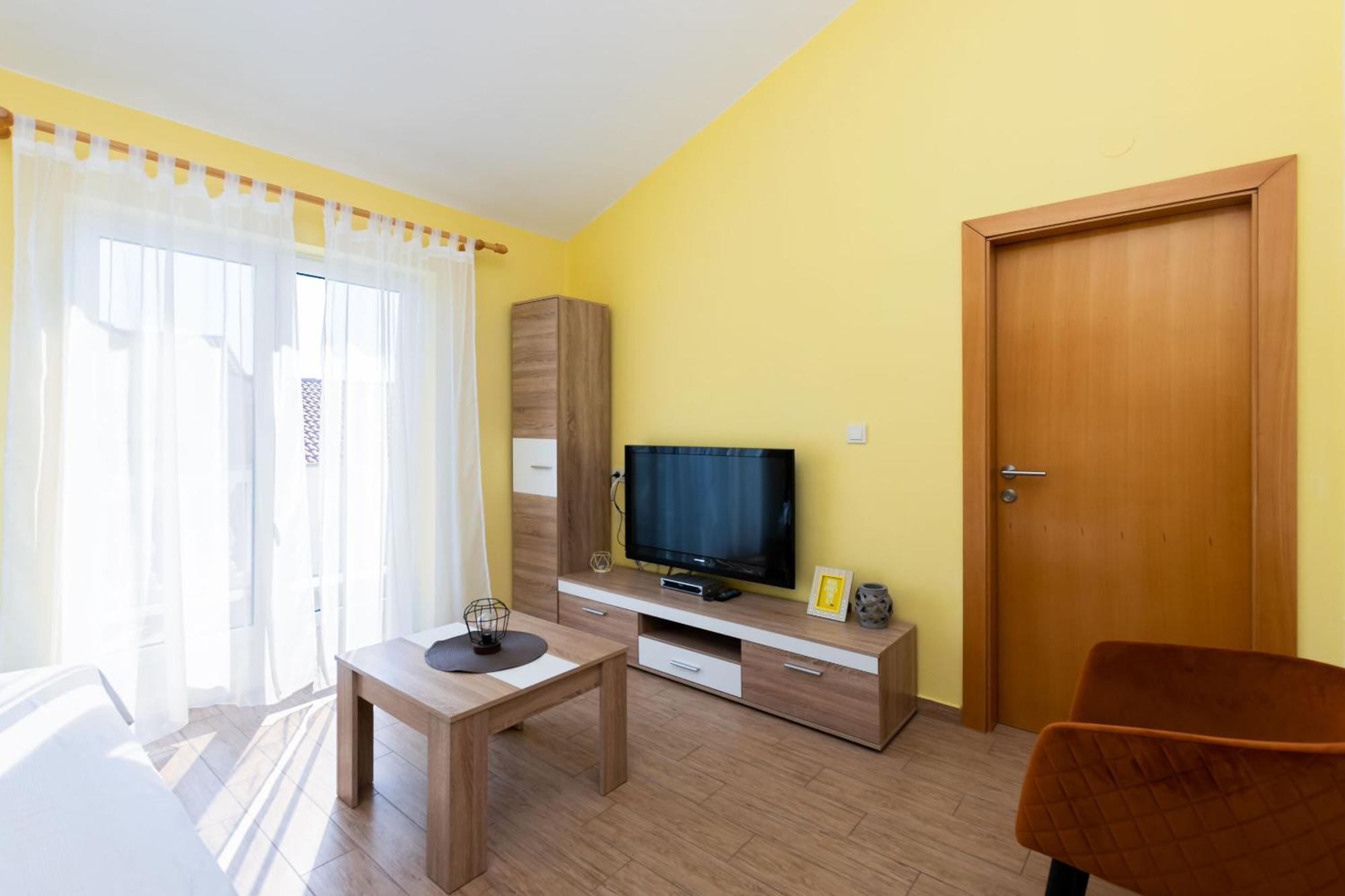 Apartments Miranda Lopar Exterior photo